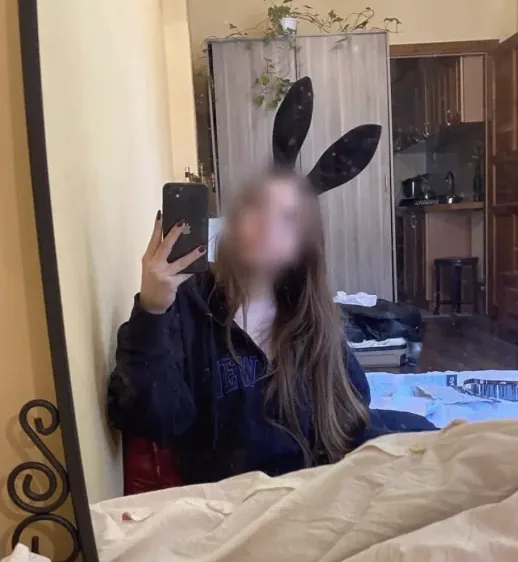 Anja, 19