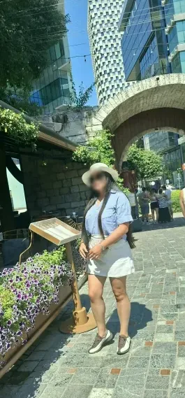 Christina, 35