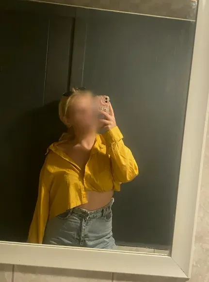 Esra, 23