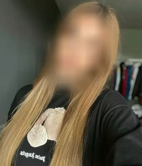 Esra, 28