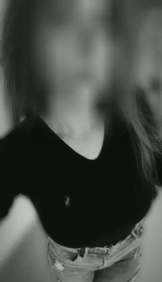 Julia, 26