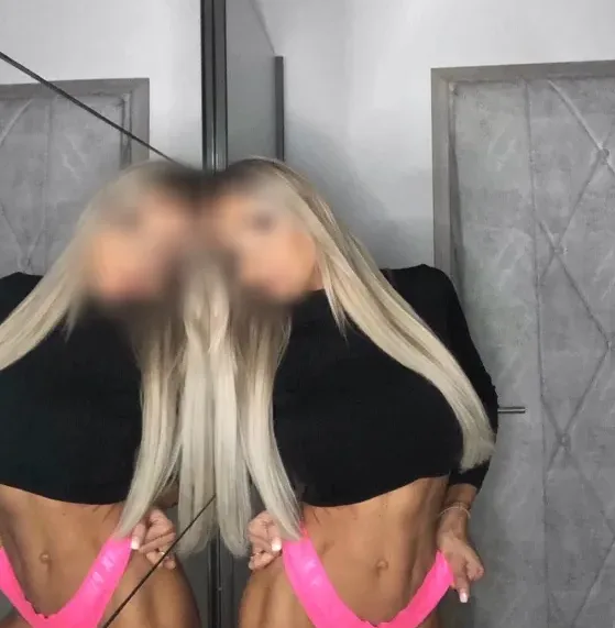 Julia, 29
