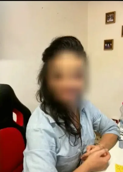 Kira, 33