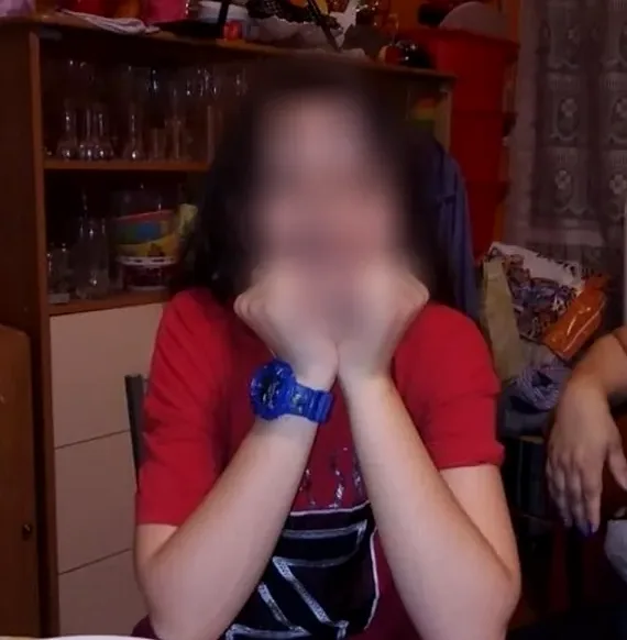 Leonie, 25