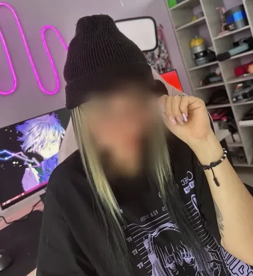 Merle, 27