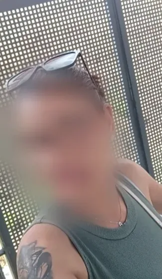 Paula, 38
