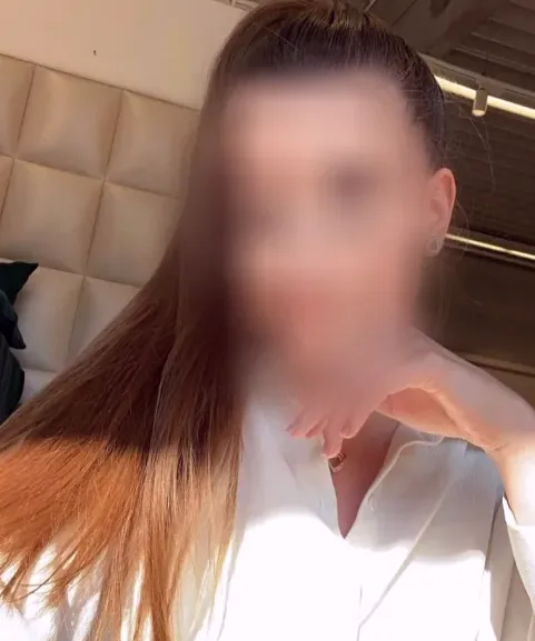 Paula, 28