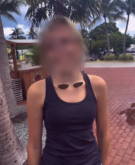 Sarah, 20