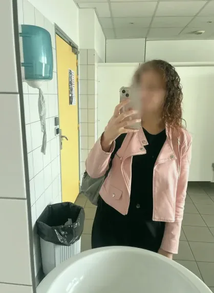 Simone, 20