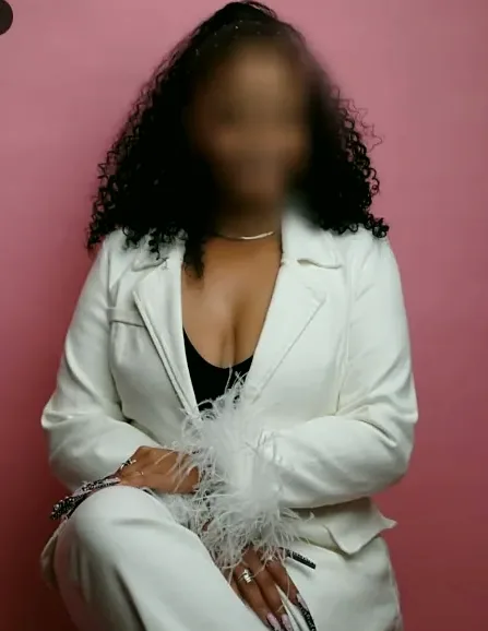 Simone, 39