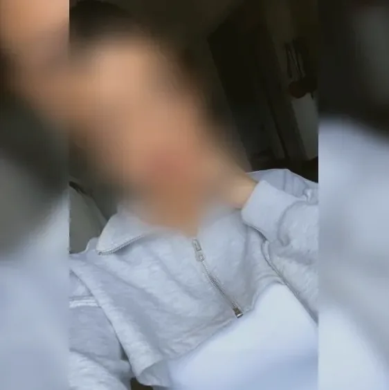 Sophie, 35