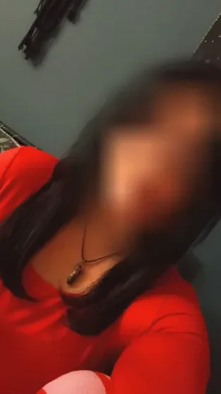 Zeynep, 30